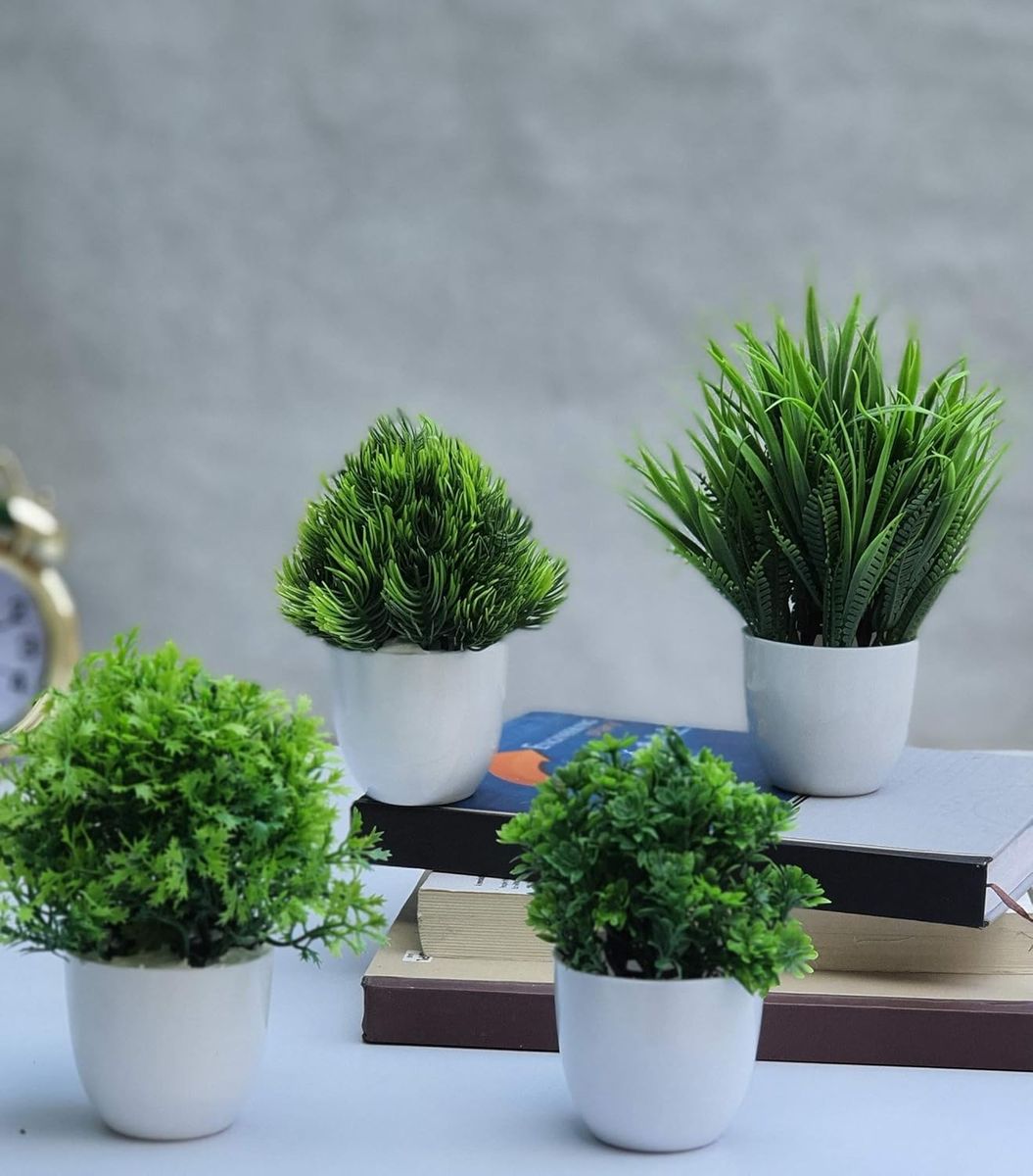 Mini artificial plants with pots